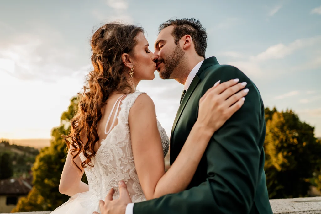 bacio intimo sposi